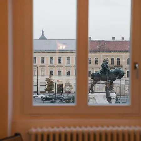Apartment Luxury With Bathtub & Main Square View