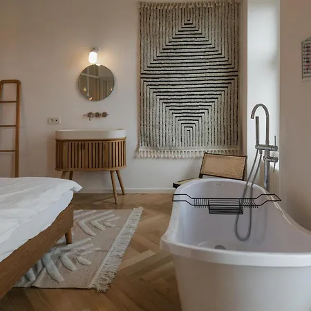 Luxury With Bathtub & Main Square View Apartment Cluj-Napoca