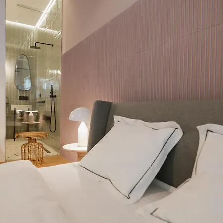 Apartment Luxury With Bathtub & Main Square View