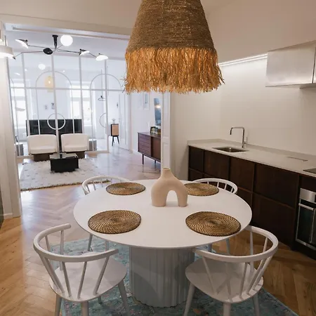 Apartment Luxury With Bathtub & Main Square View